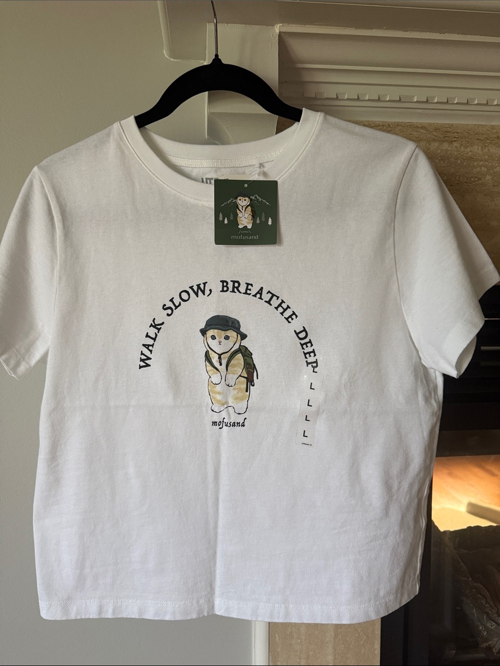Uniqlo mofusand women white graphic T